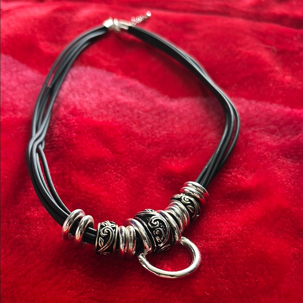 Chic Black and Silver Necklace with Intricate Detailing